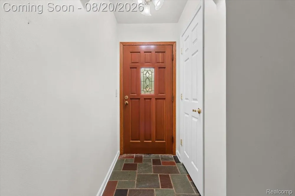 5860 Wright Drive Troy City, MI 48098