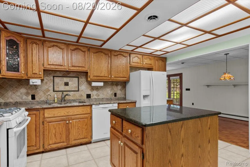 5860 Wright Drive Troy City, MI 48098