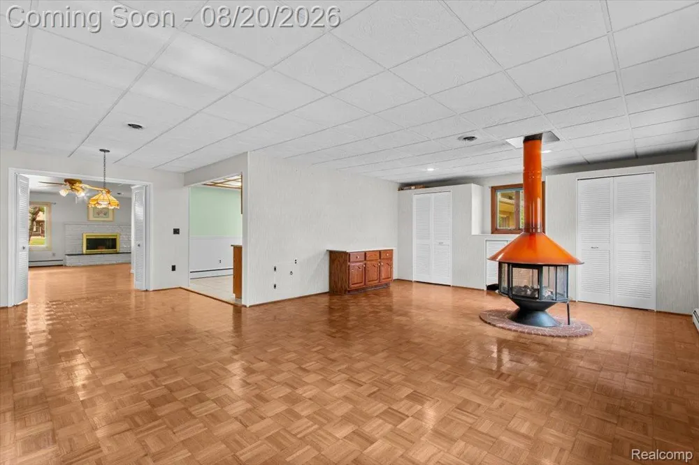 5860 Wright Drive Troy City, MI 48098
