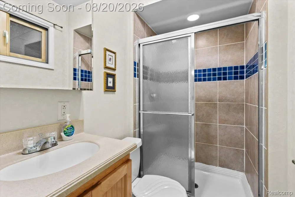 5860 Wright Drive Troy City, MI 48098
