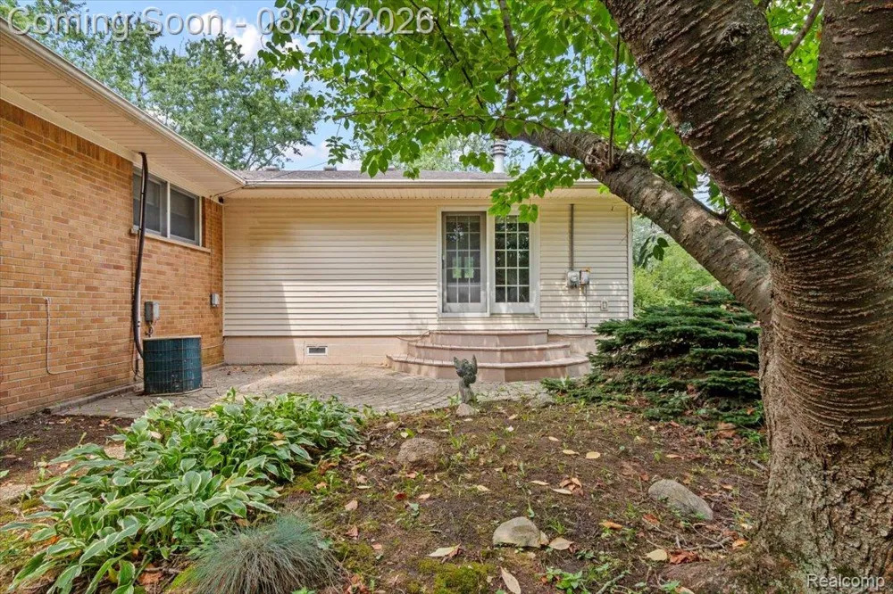 5860 Wright Drive Troy City, MI 48098
