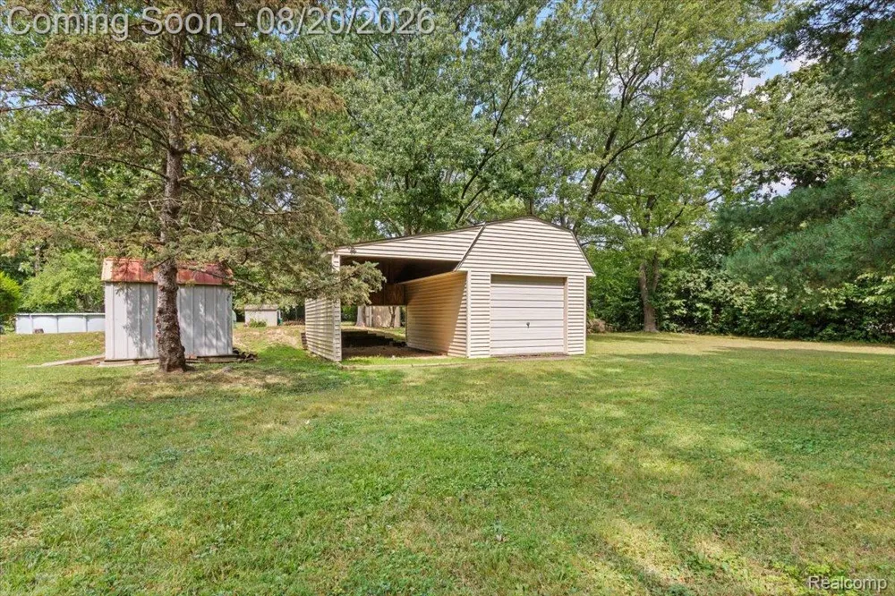 5860 Wright Drive Troy City, MI 48098