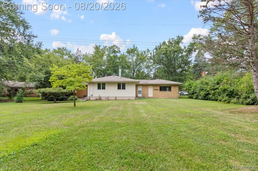 5860 Wright Drive Troy City, MI 48098