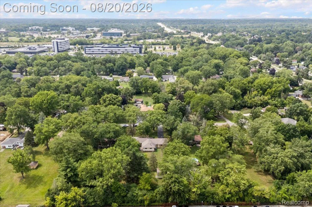 5860 Wright Drive Troy City, MI 48098
