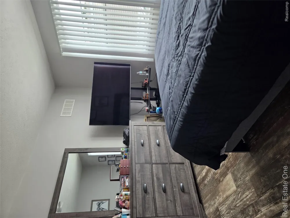 27 Cardinal Hill Dr. Drive Orion Charter Township, MI 48359