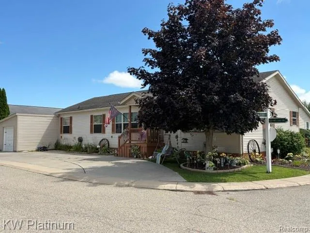 6196 Green Lake Court Kimball Township, MI 48074