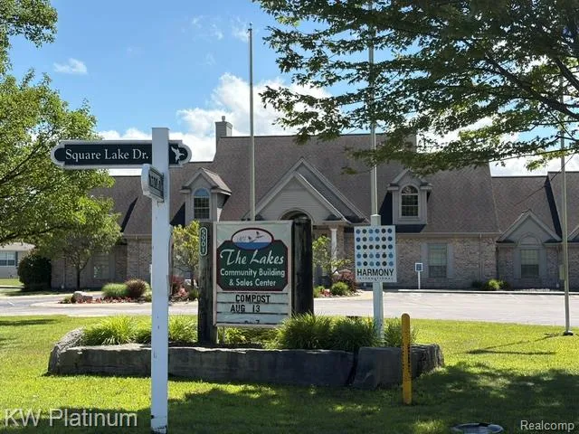 6196 Green Lake Court Kimball Township, MI 48074