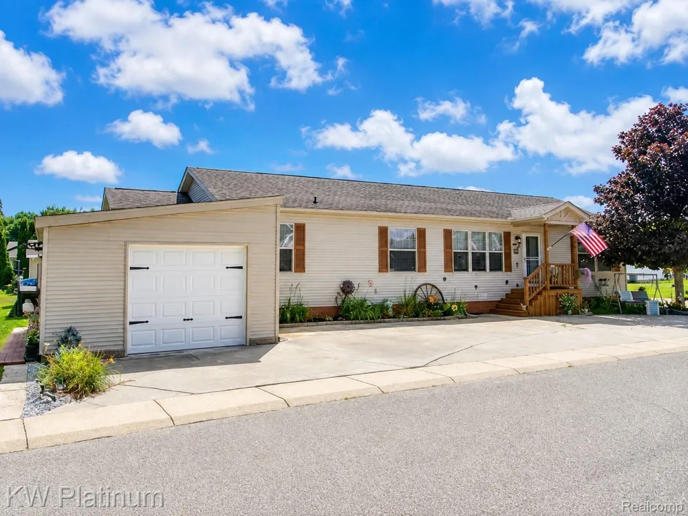 6196 Green Lake Court Kimball Township, MI 48074