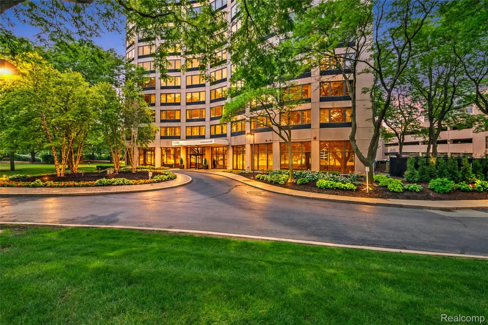 5000 Town Center #26-06 Southfield City, MI 48075