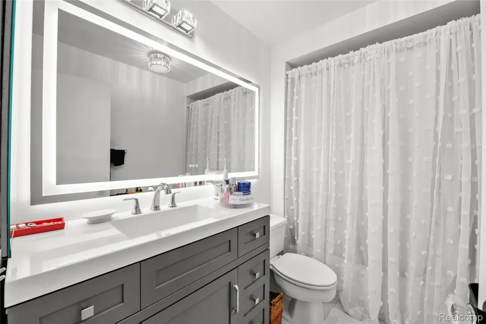 5000 Town Center #26-06 Southfield City, MI 48075