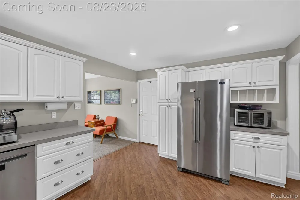 551 Gamma Road Walled Lake City, MI 48390