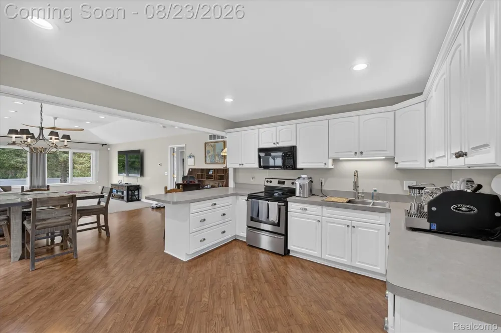 551 Gamma Road Walled Lake City, MI 48390
