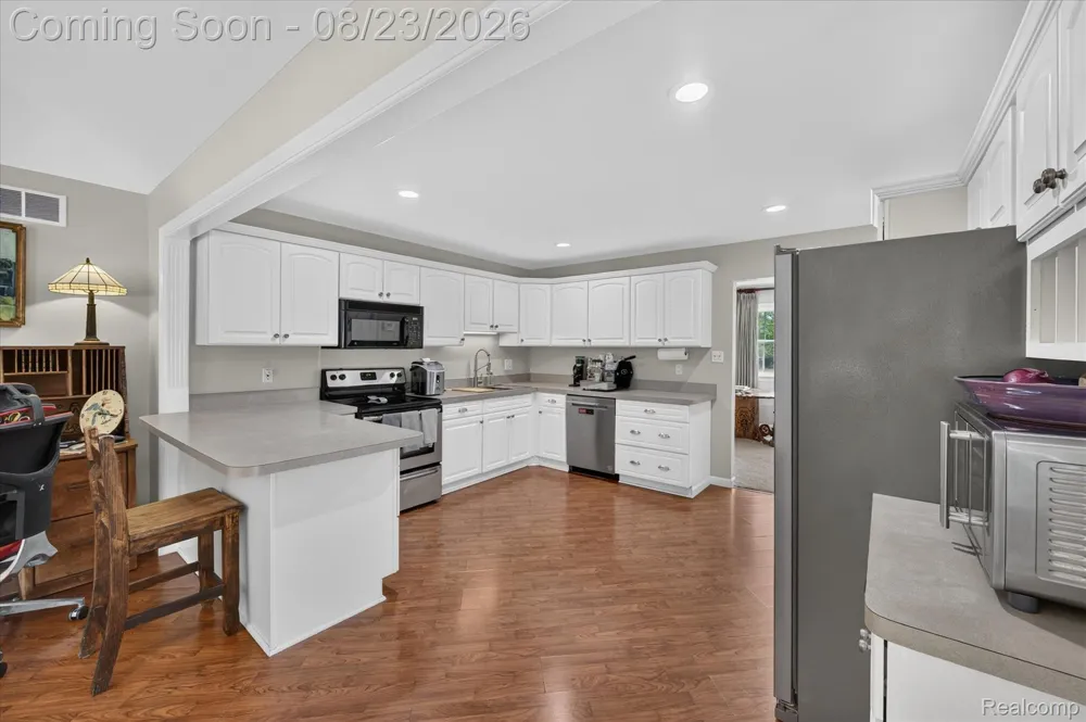 551 Gamma Road Walled Lake City, MI 48390