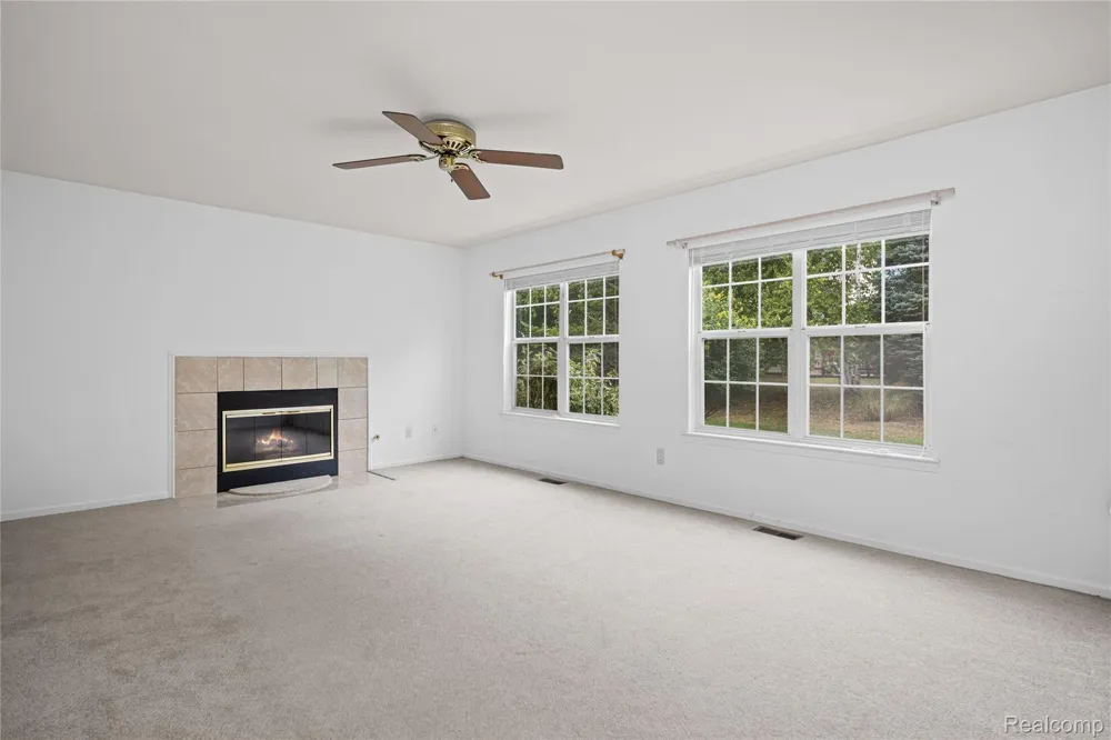 47258 Scarlet Drive Novi City, MI 48374