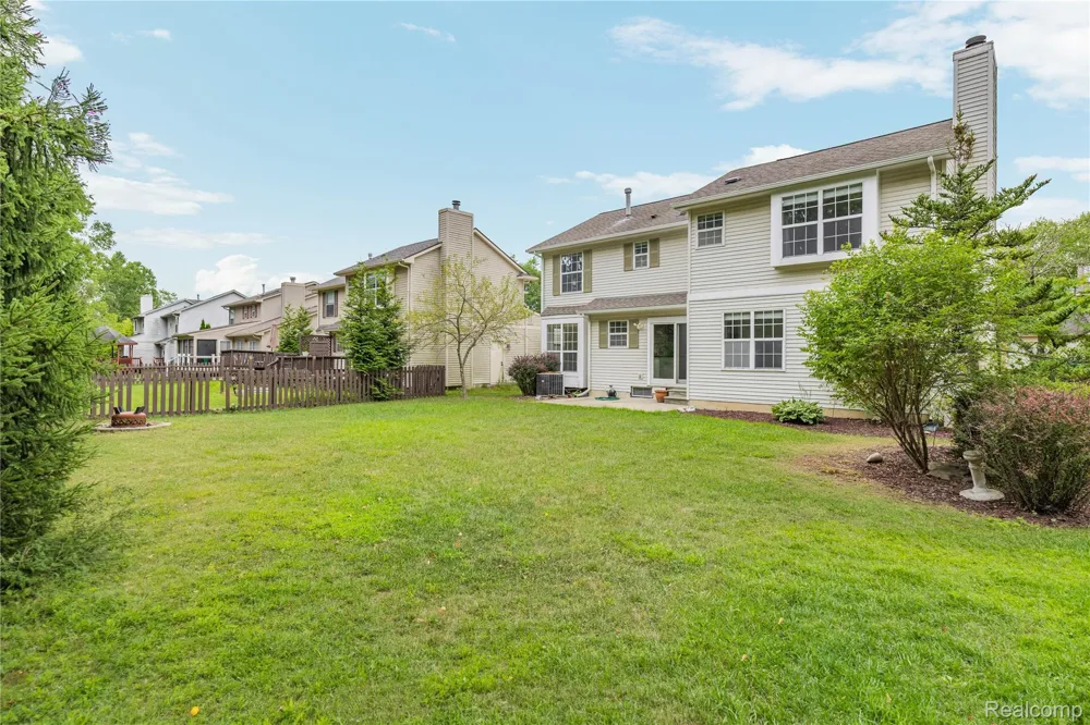47258 Scarlet Drive Novi City, MI 48374