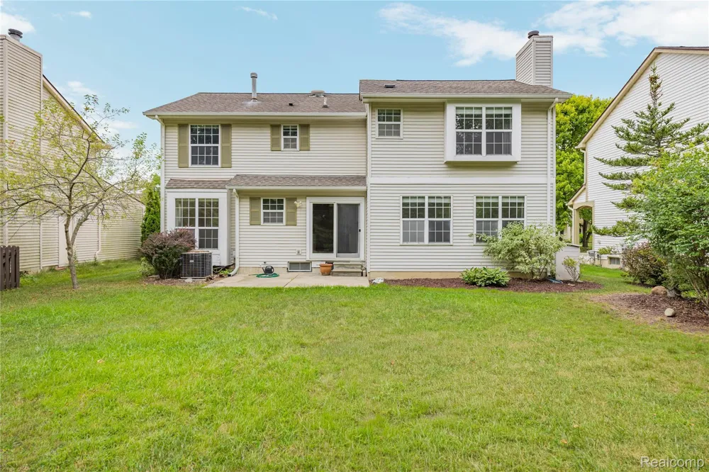 47258 Scarlet Drive Novi City, MI 48374
