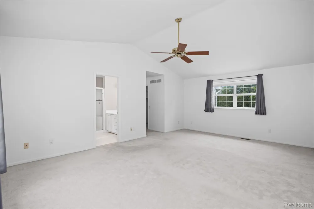 47258 Scarlet Drive Novi City, MI 48374