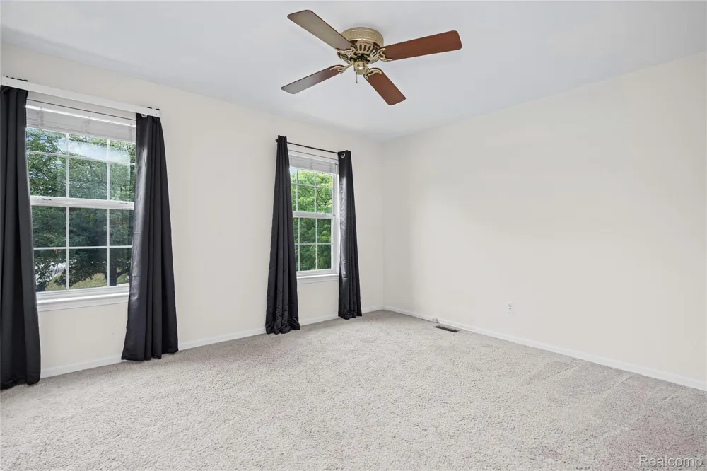 47258 Scarlet Drive Novi City, MI 48374