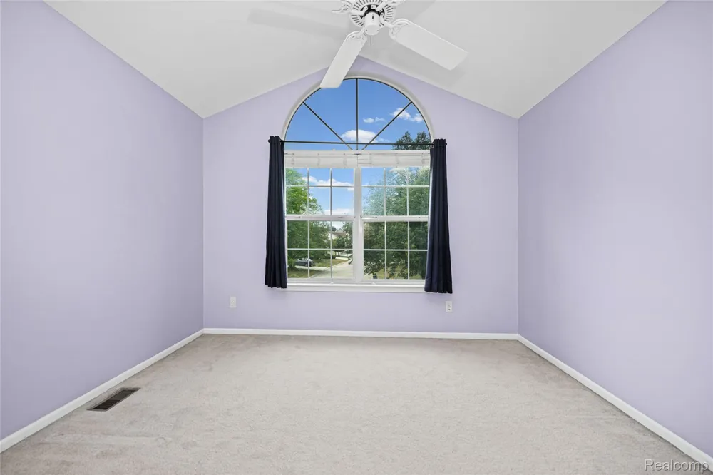 47258 Scarlet Drive Novi City, MI 48374