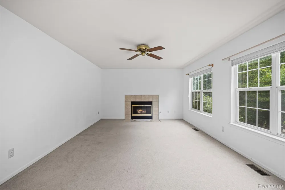 47258 Scarlet Drive Novi City, MI 48374