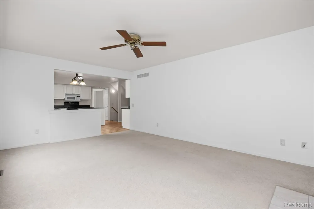 47258 Scarlet Drive Novi City, MI 48374