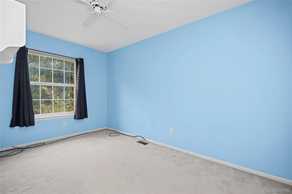 47258 Scarlet Drive Novi City, MI 48374