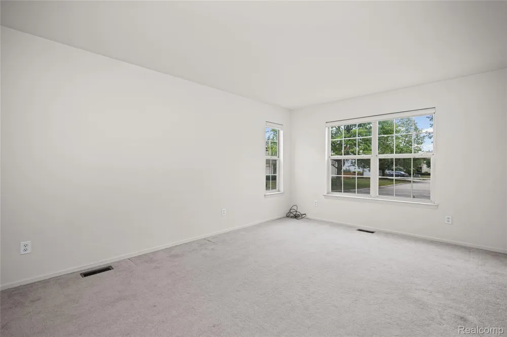 47258 Scarlet Drive Novi City, MI 48374