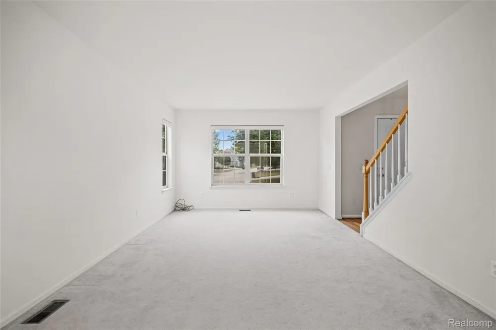 47258 Scarlet Drive Novi City, MI 48374