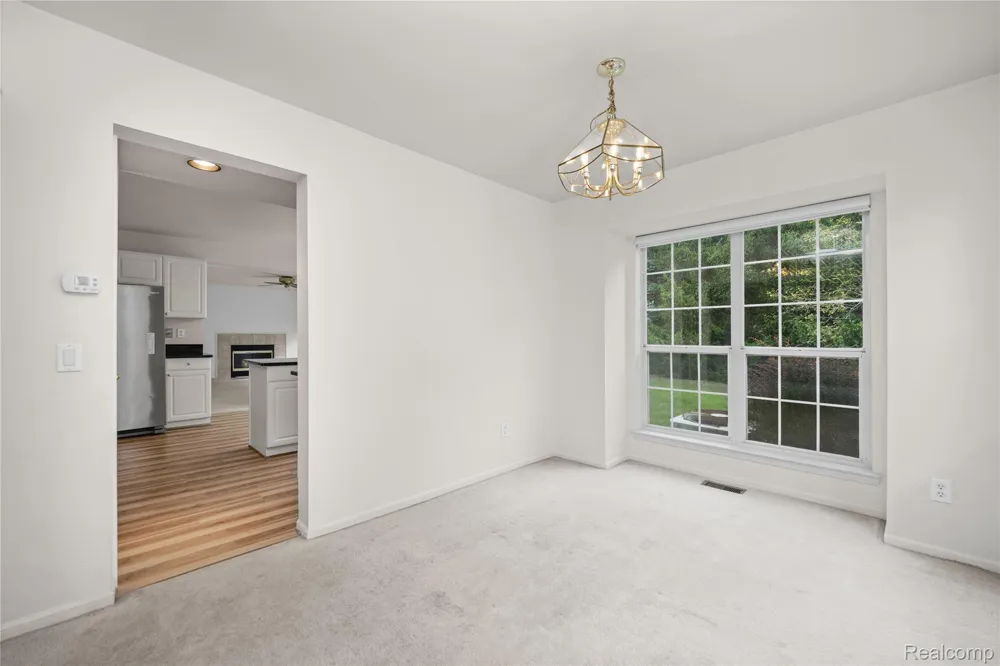 47258 Scarlet Drive Novi City, MI 48374