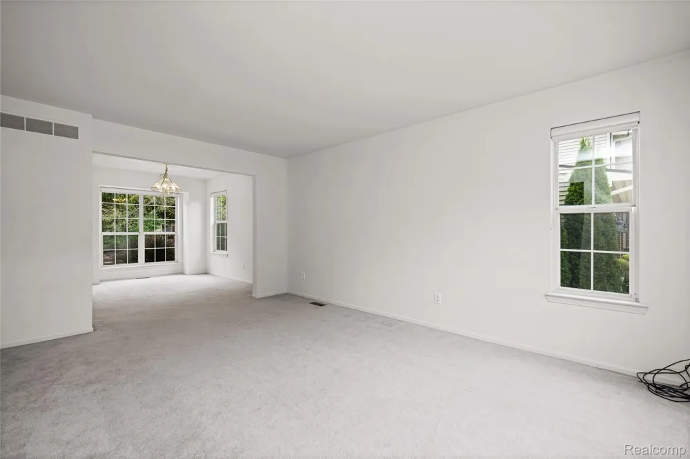 47258 Scarlet Drive Novi City, MI 48374