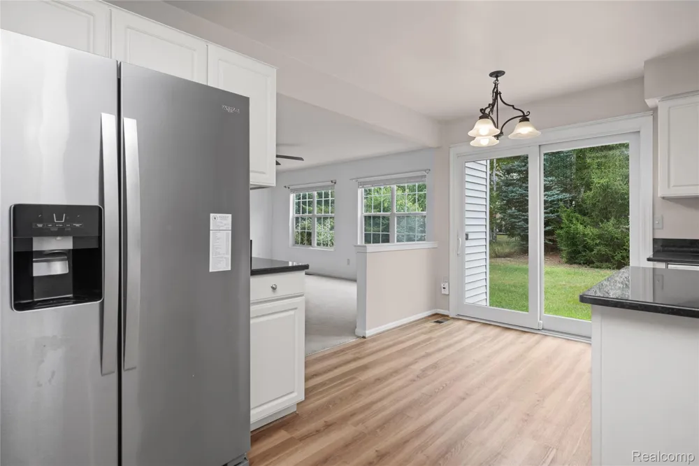 47258 Scarlet Drive Novi City, MI 48374