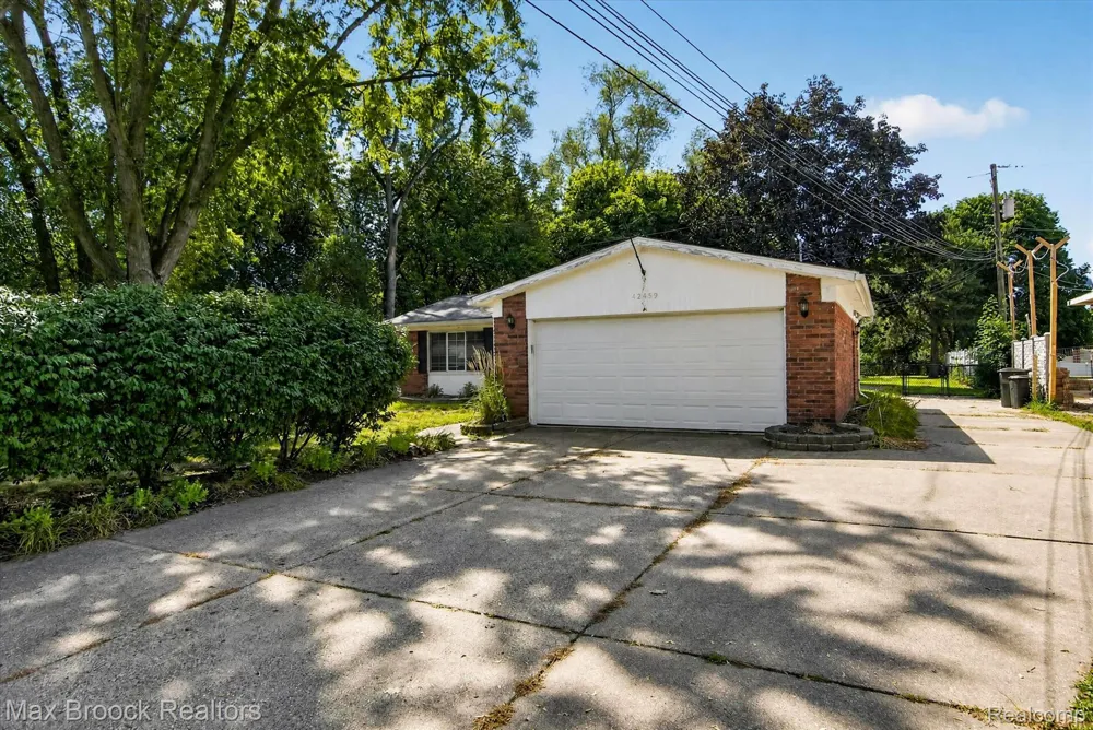 42459 Postiff Avenue Plymouth Charter Township, MI 48170