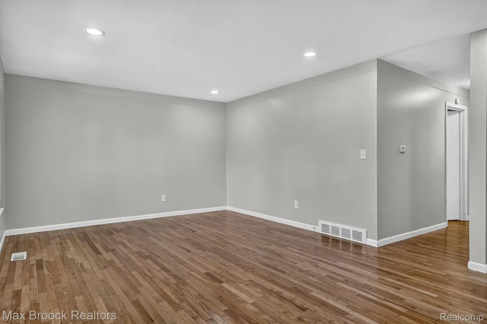 42459 Postiff Avenue Plymouth Charter Township, MI 48170