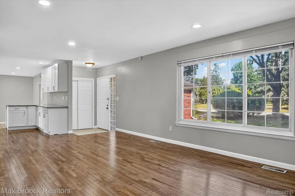 42459 Postiff Avenue Plymouth Charter Township, MI 48170