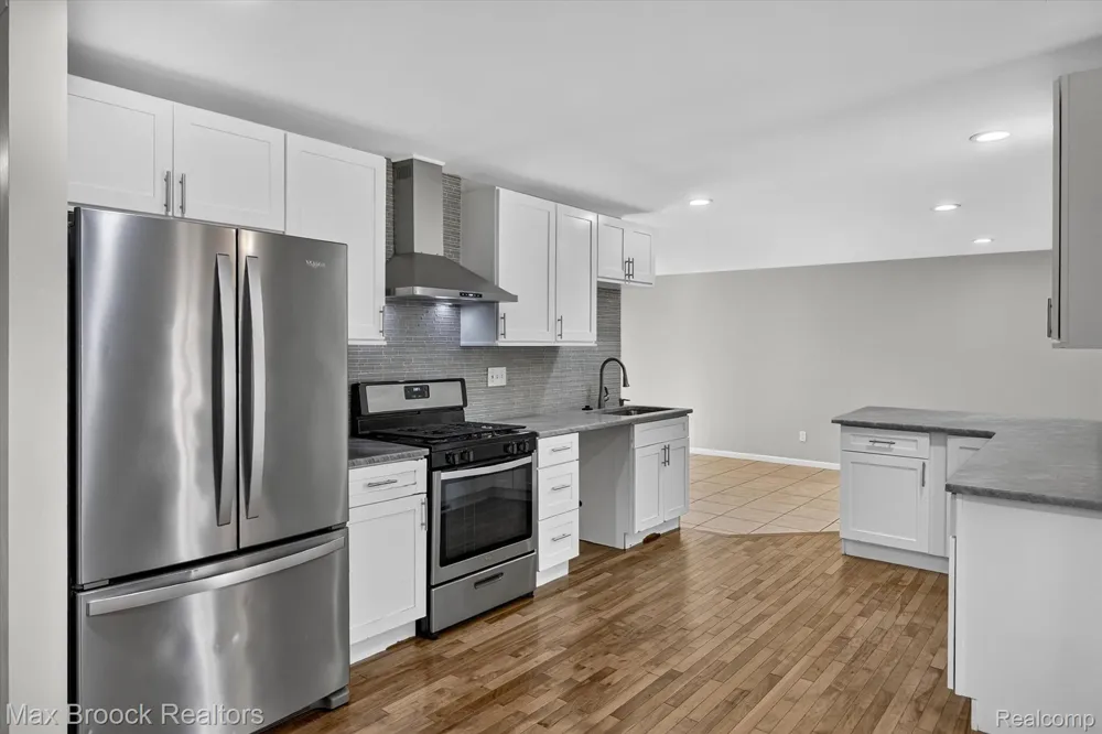 42459 Postiff Avenue Plymouth Charter Township, MI 48170