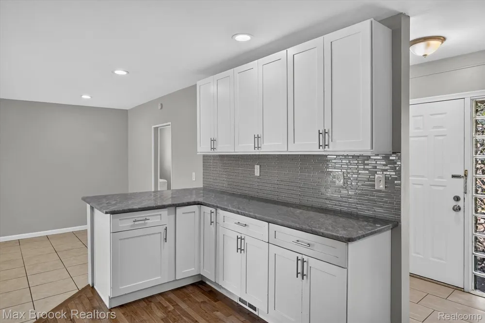 42459 Postiff Avenue Plymouth Charter Township, MI 48170