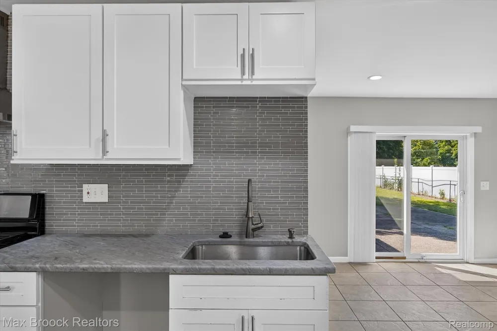 42459 Postiff Avenue Plymouth Charter Township, MI 48170