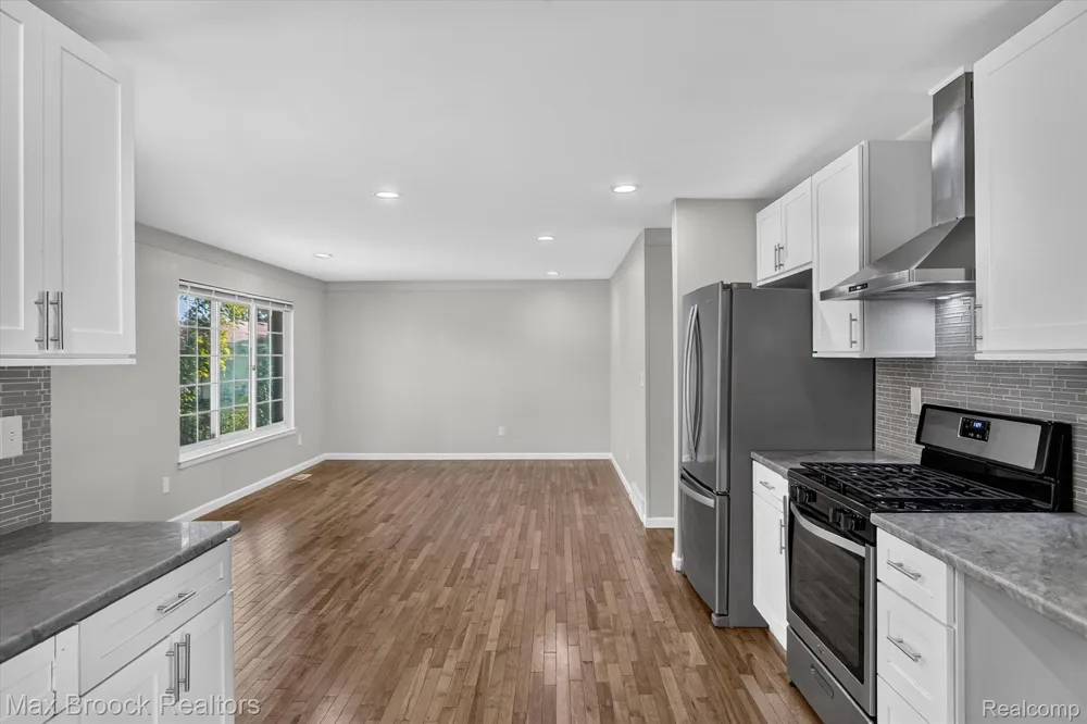 42459 Postiff Avenue Plymouth Charter Township, MI 48170