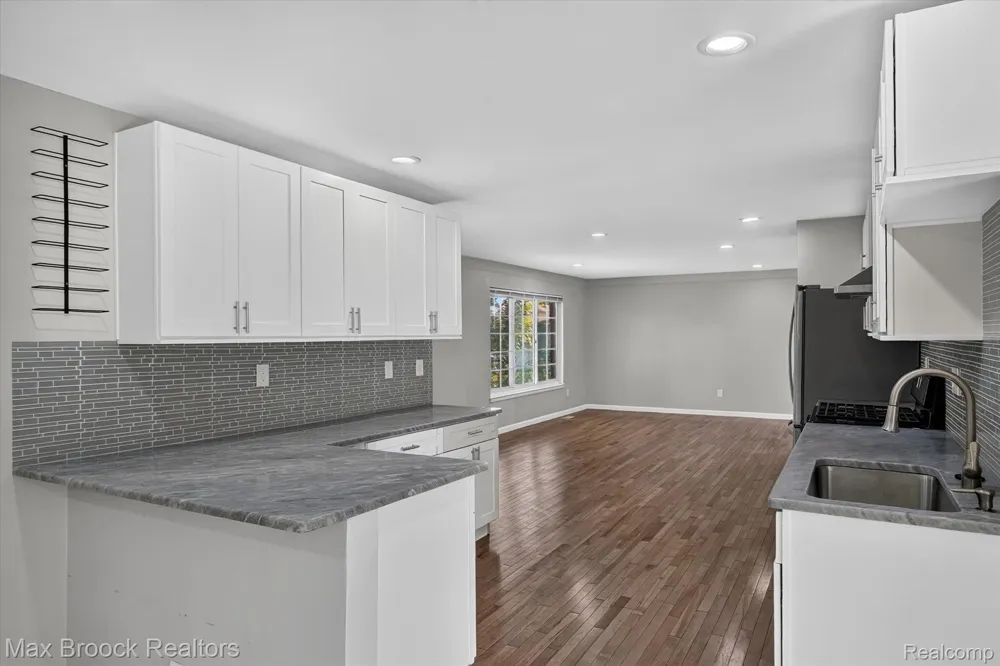 42459 Postiff Avenue Plymouth Charter Township, MI 48170