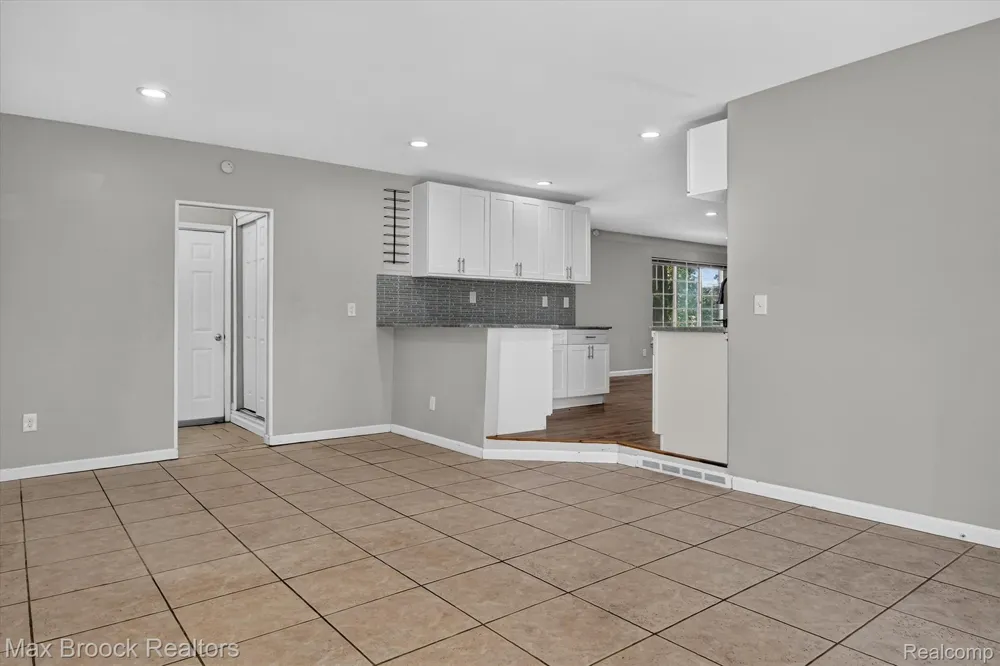 42459 Postiff Avenue Plymouth Charter Township, MI 48170