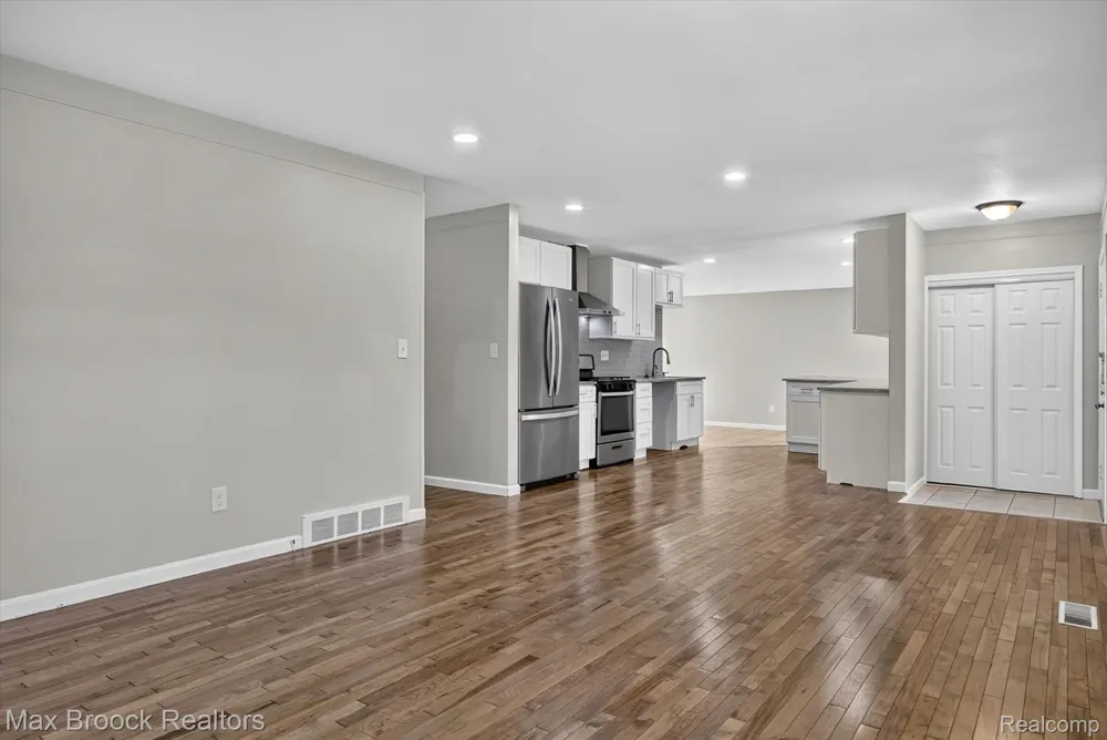 42459 Postiff Avenue Plymouth Charter Township, MI 48170