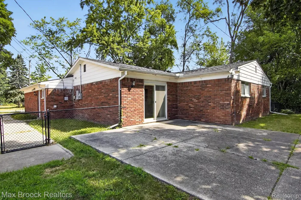 42459 Postiff Avenue Plymouth Charter Township, MI 48170