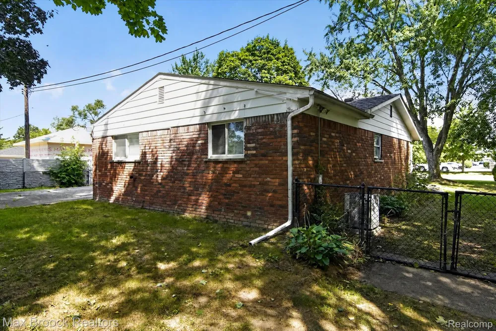 42459 Postiff Avenue Plymouth Charter Township, MI 48170