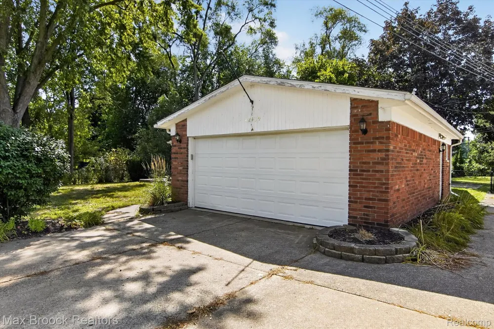 42459 Postiff Avenue Plymouth Charter Township, MI 48170