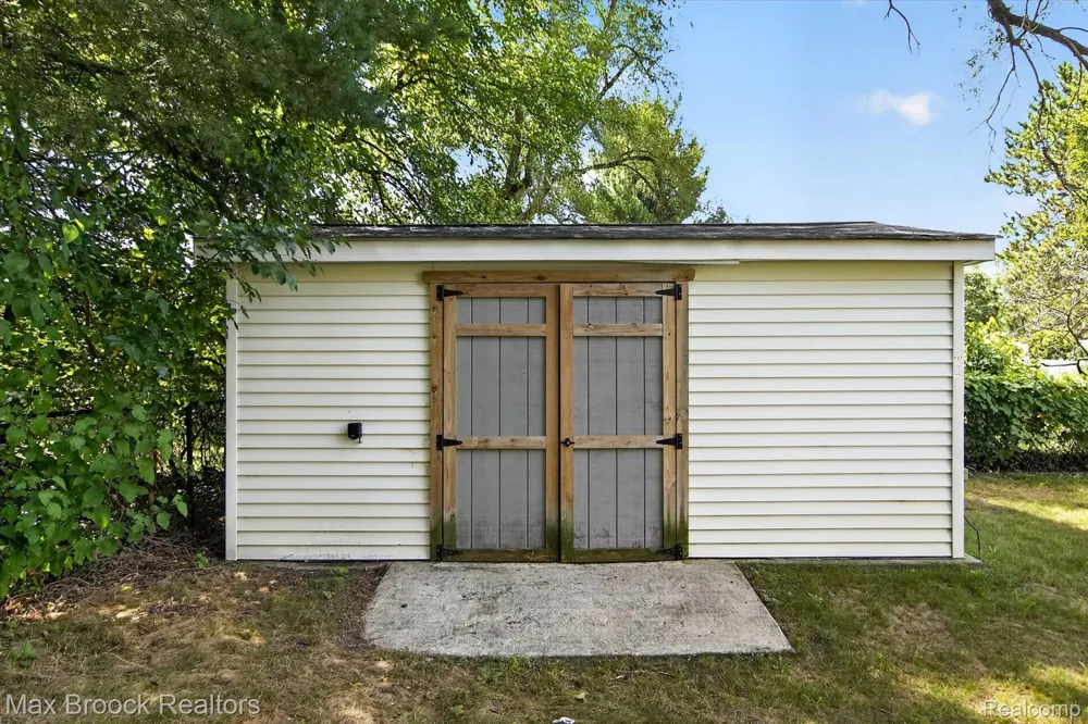 42459 Postiff Avenue Plymouth Charter Township, MI 48170