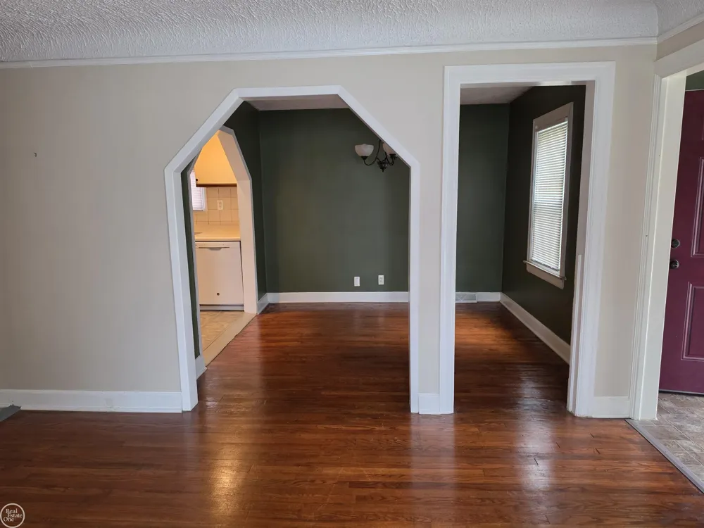 22804 BARTON STREET St Clair Shores City, MI 48081