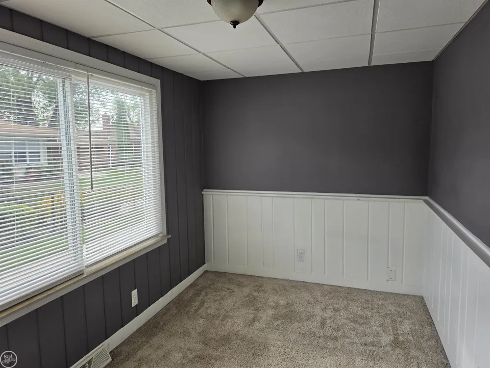 22804 BARTON STREET St Clair Shores City, MI 48081
