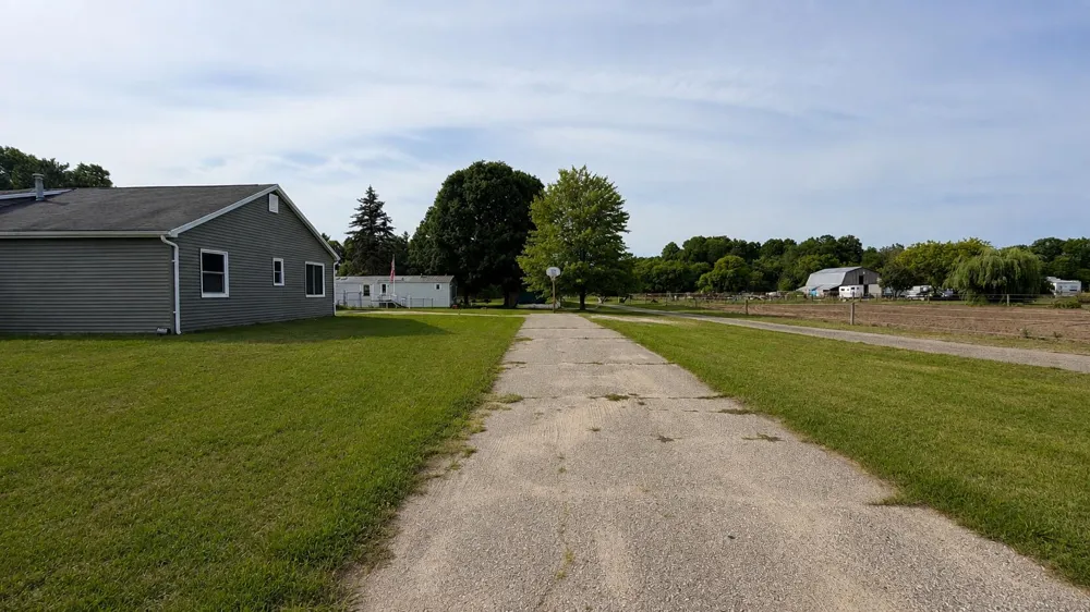 20085 11 Mile Road Mecosta Township, MI 49307