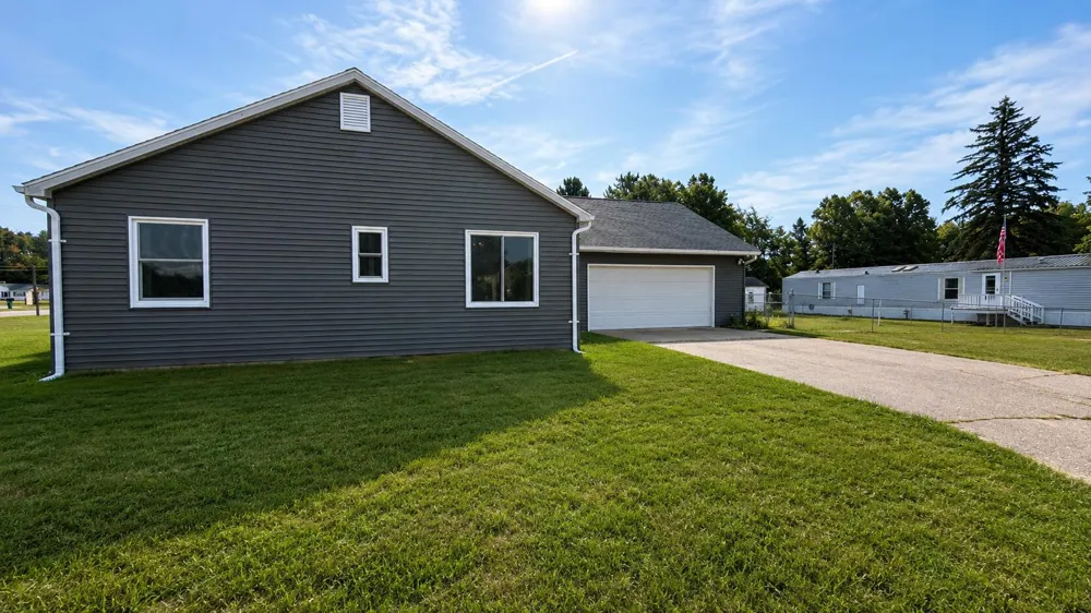 20085 11 Mile Road Mecosta Township, MI 49307