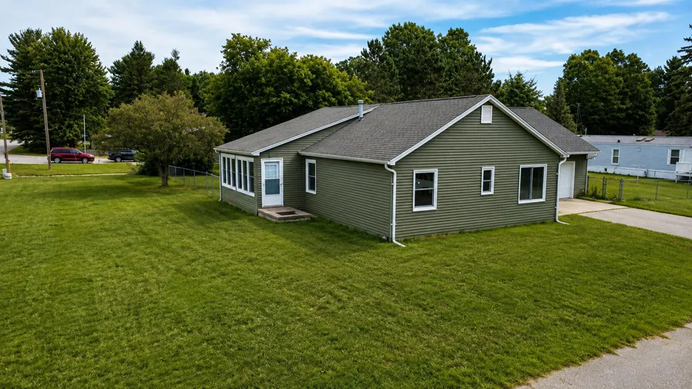 20085 11 Mile Road Mecosta Township, MI 49307